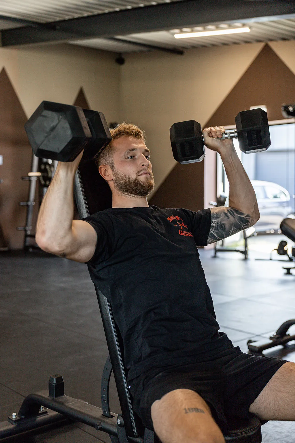 Dumbbell press training